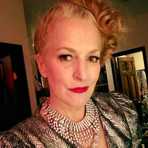 Meet your Posher, Elise - Picture 1 of 1